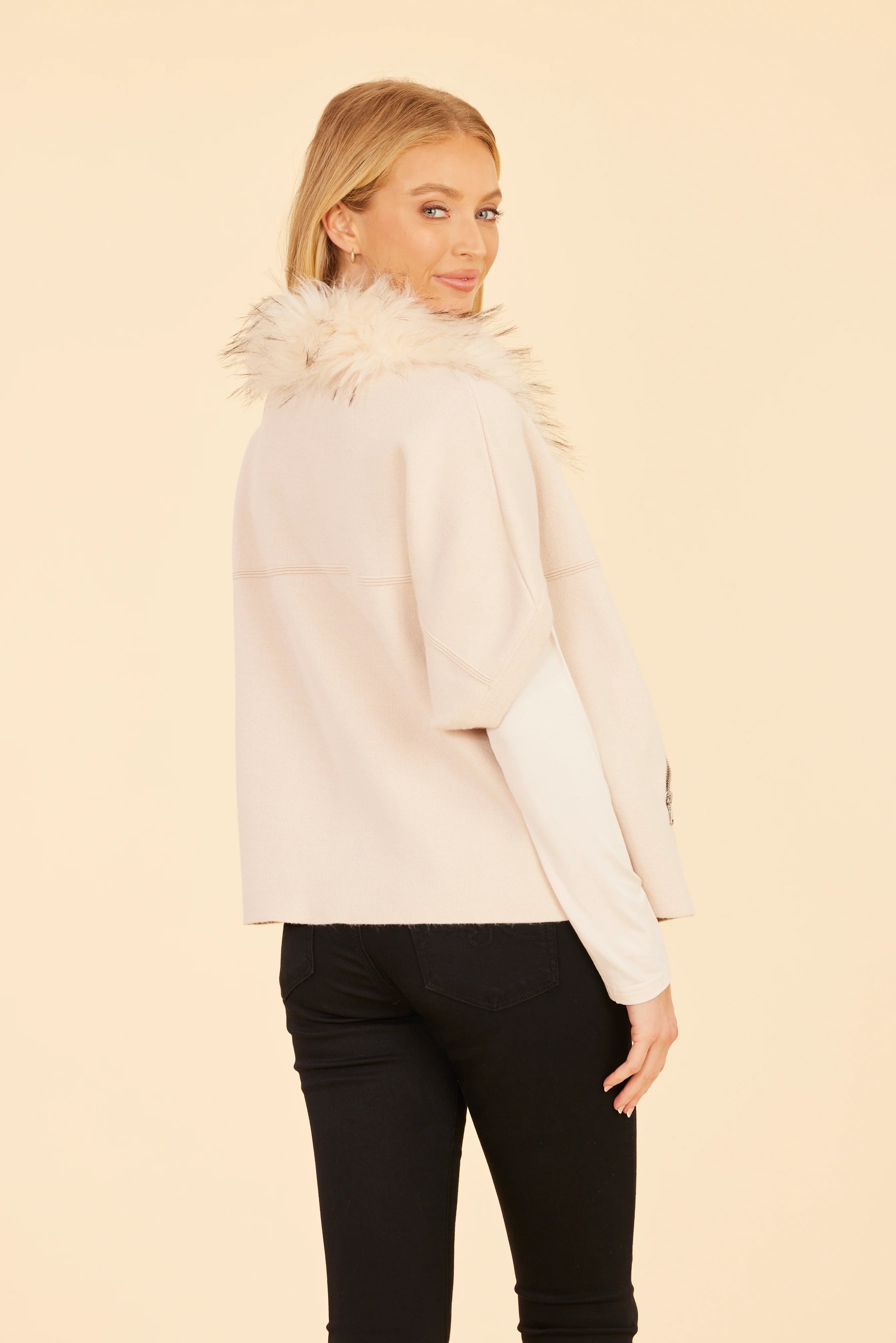 Faux Fur Collar Short Sleeve Cardigan- Creme