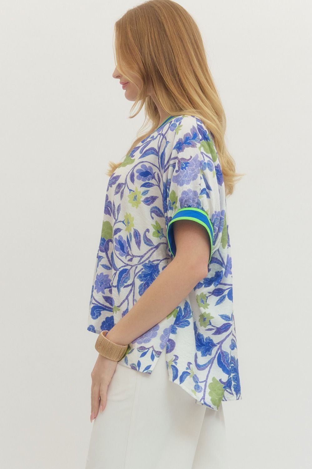 Floral Contrast Trim V-Neck Top