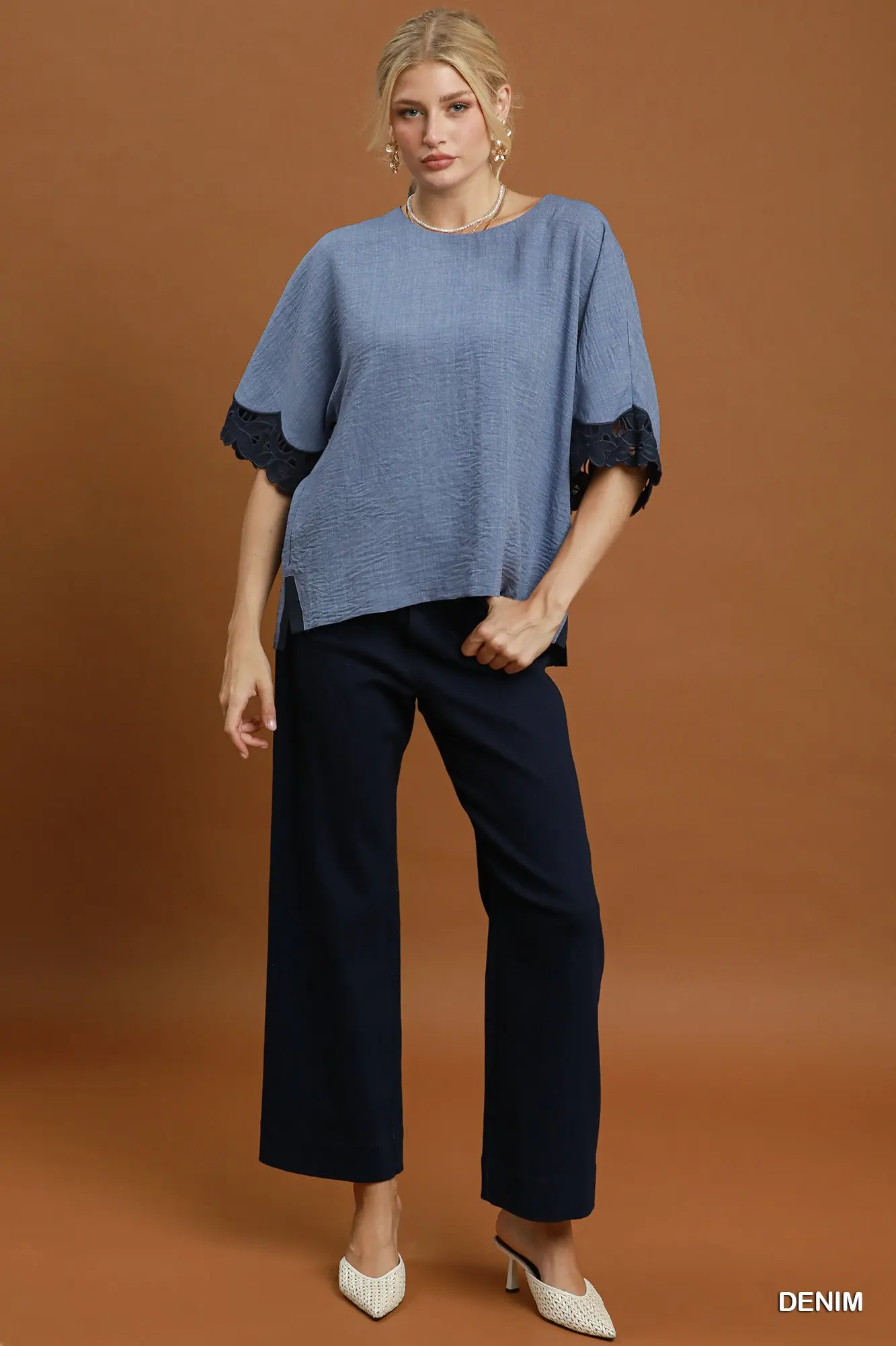 Denim Grace Lace Sleeve Top đź’™