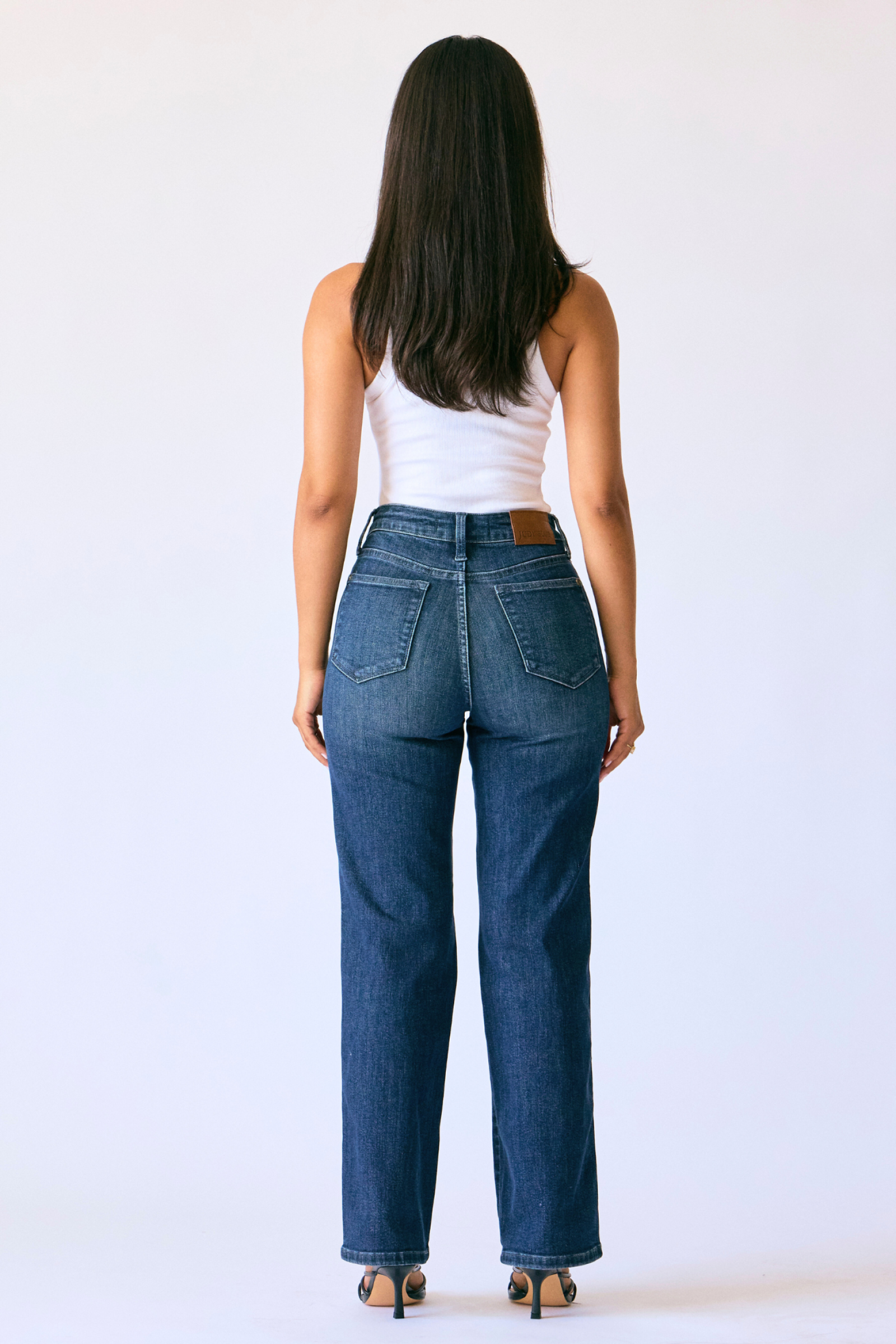 Judy Blue Mid Rise Petite Straight Tummy Control Classic Jeans