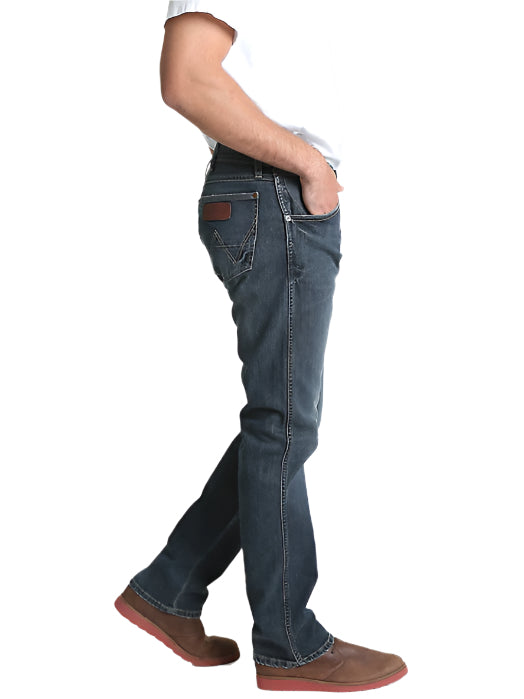 Men's Wrangler Retro Slim Fit Straight Leg Jeans