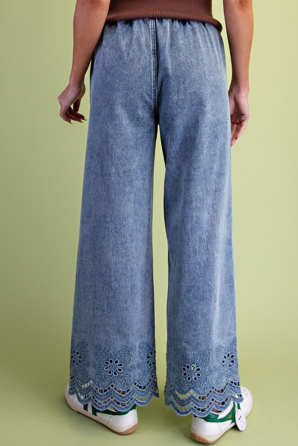 Eyelet Scallop Hem Wide Leg Jeans