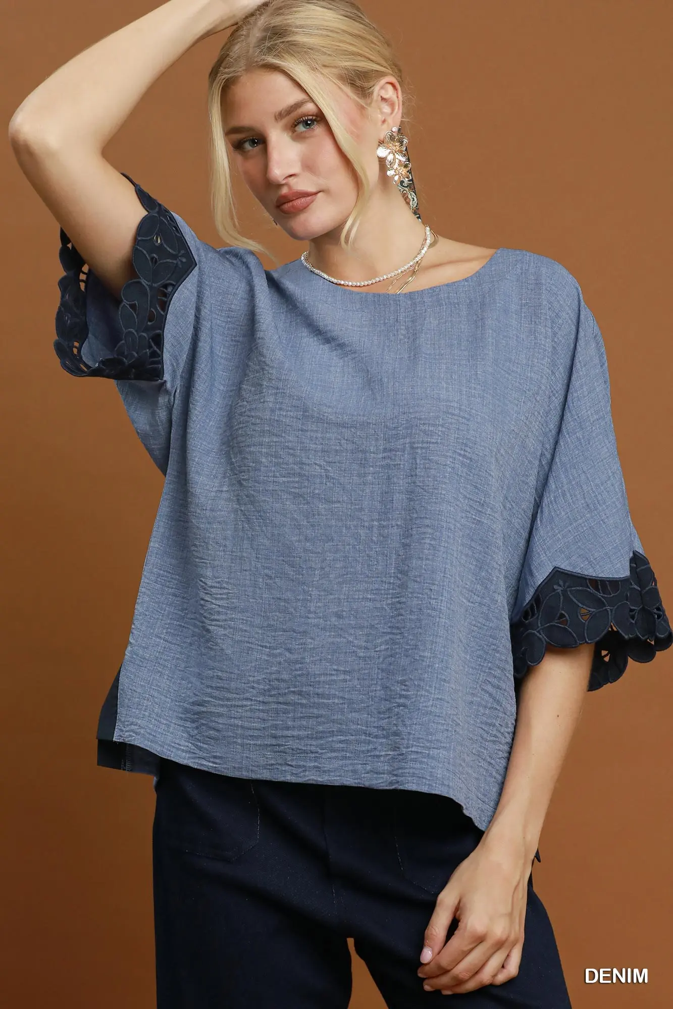 Denim Grace Lace Sleeve Top đź’™