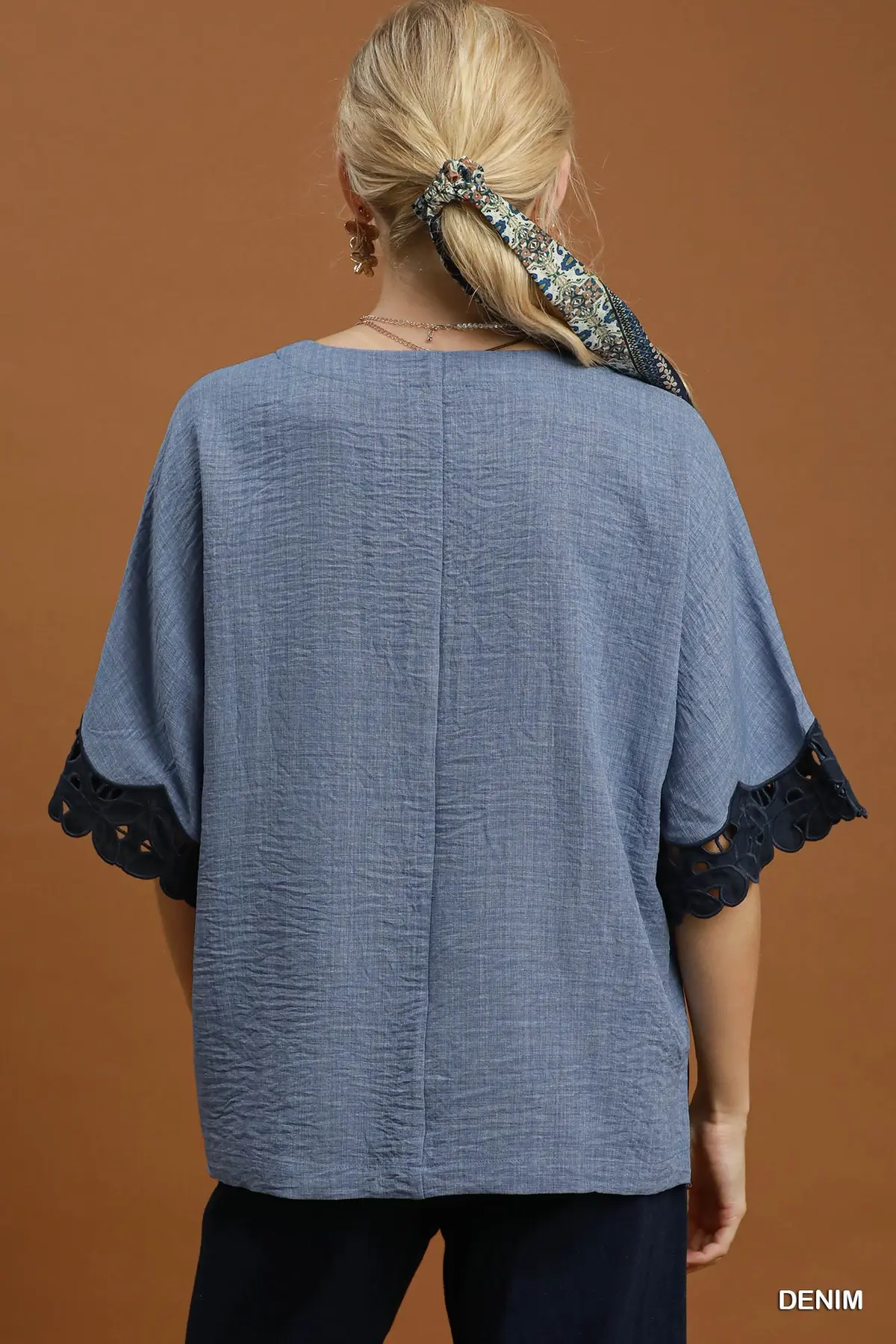 Denim Grace Lace Sleeve Top đź’™