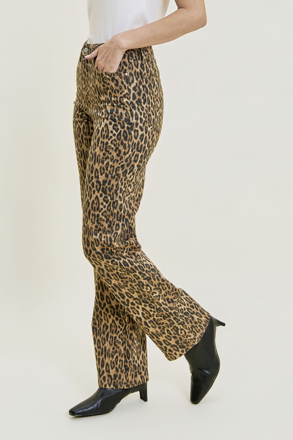 Judy Blue High Waist KIMBERLY Classic Straight Leopard Jeans