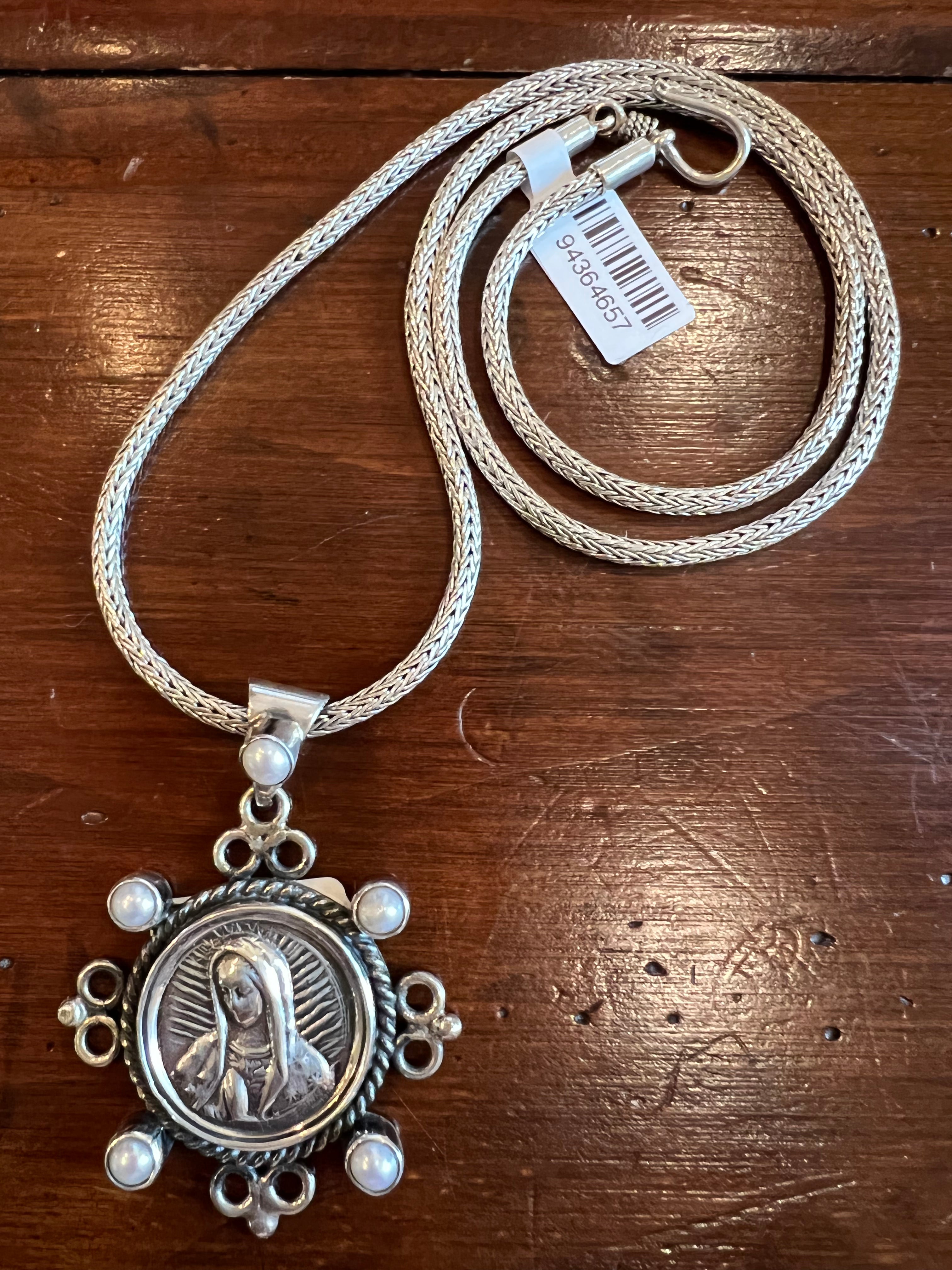 Circular Virgen Mary Pendant/Sterling Silver & Pearls