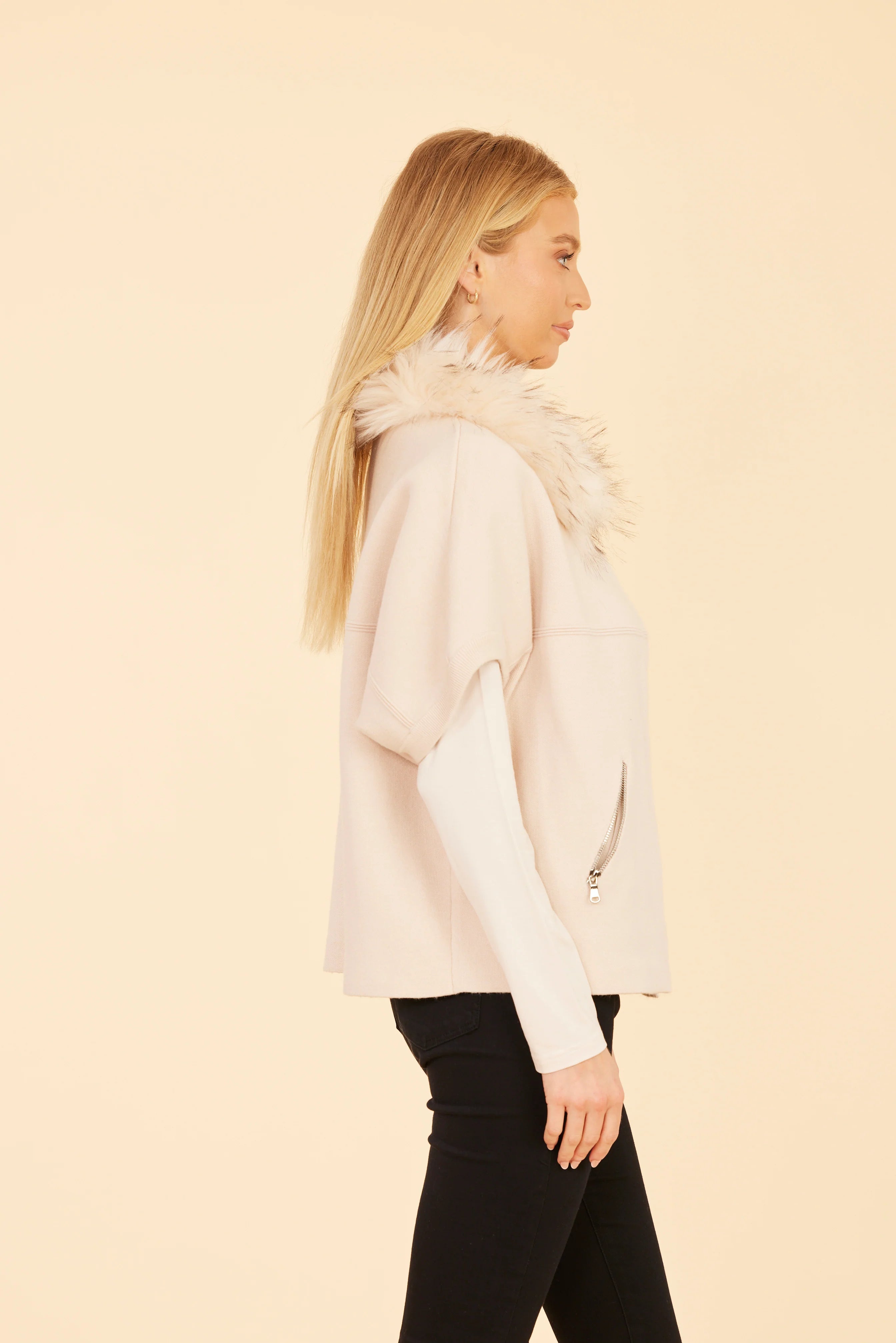 Faux Fur Collar Short Sleeve Cardigan- Creme