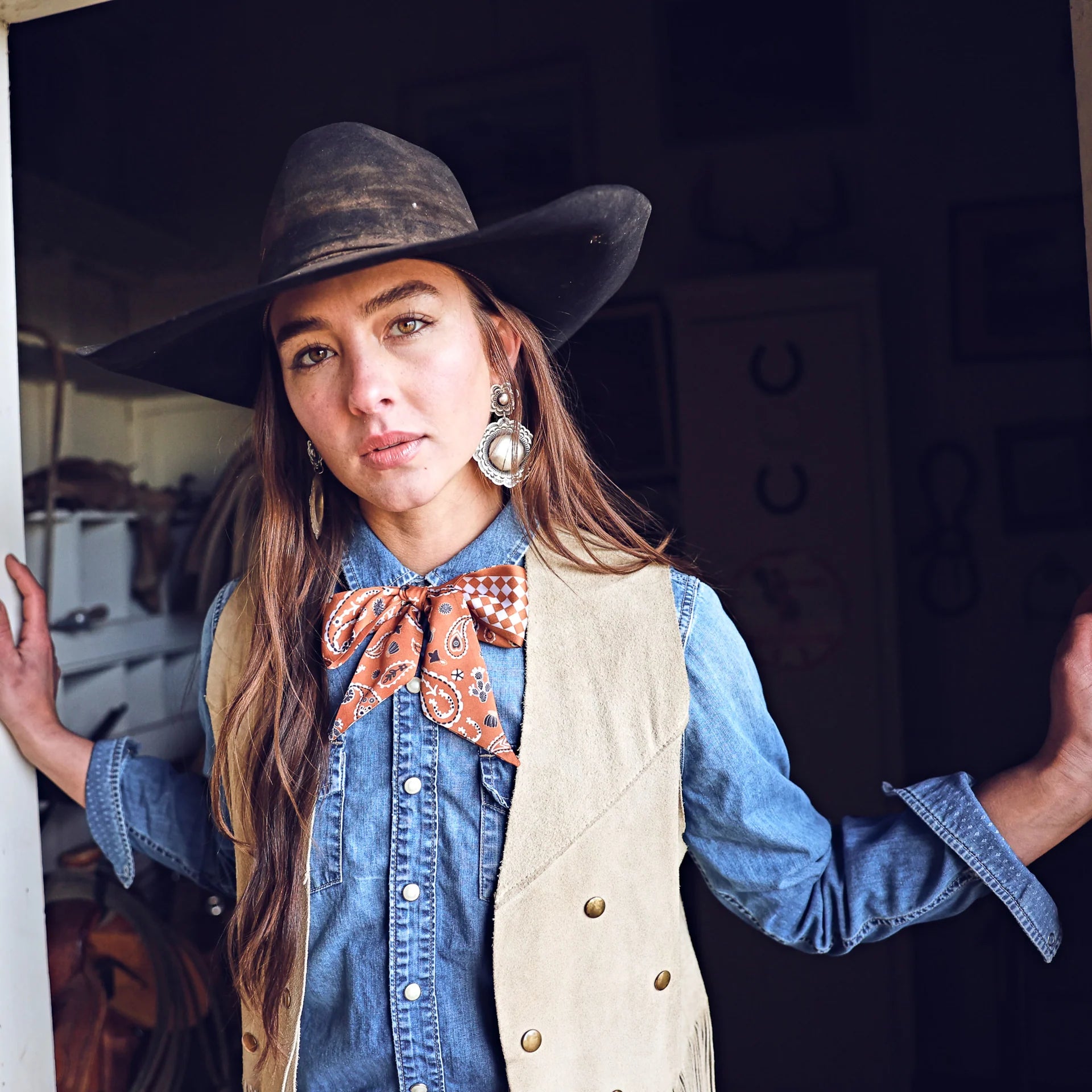 Luck be a Paisley Twilly- Saddle
