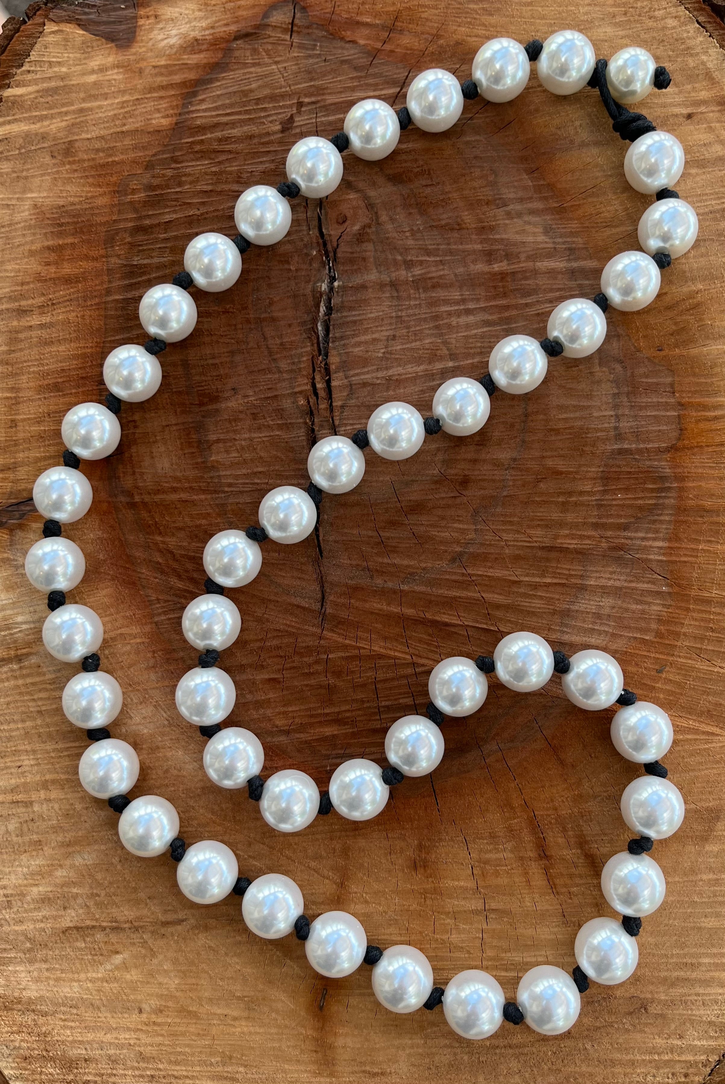 33" Round Pearl-like Bead w/ Balck Leather Knots Necklace