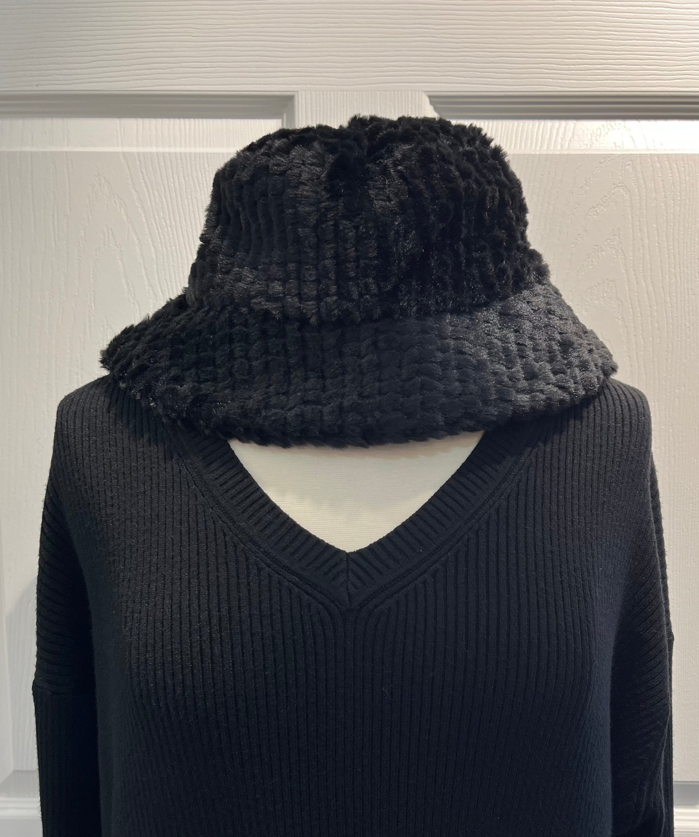 Textured Black Soft Faux Fur Bucket Hat