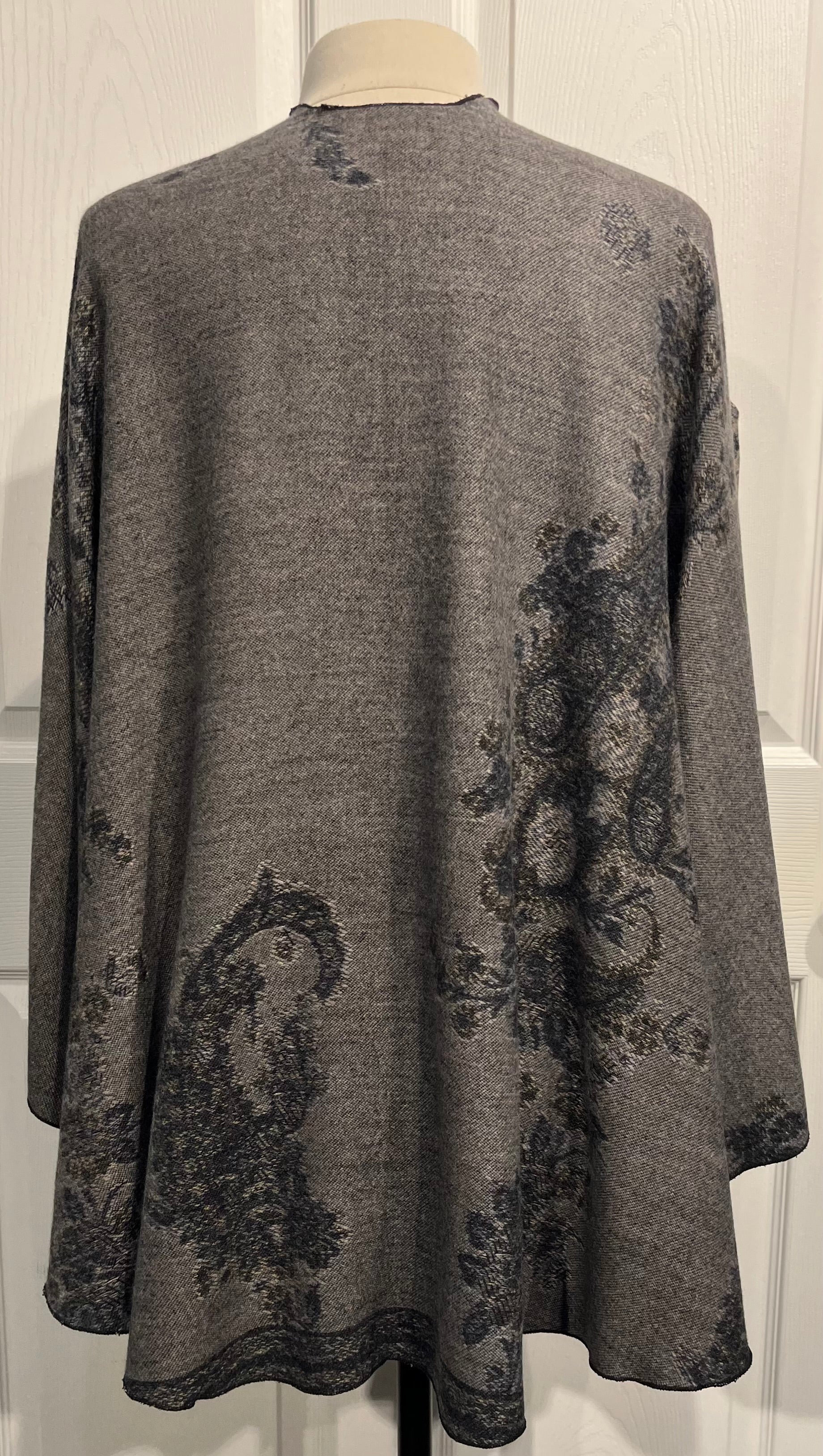 Black to Grey Paisley Reversible Cashmere Shawl