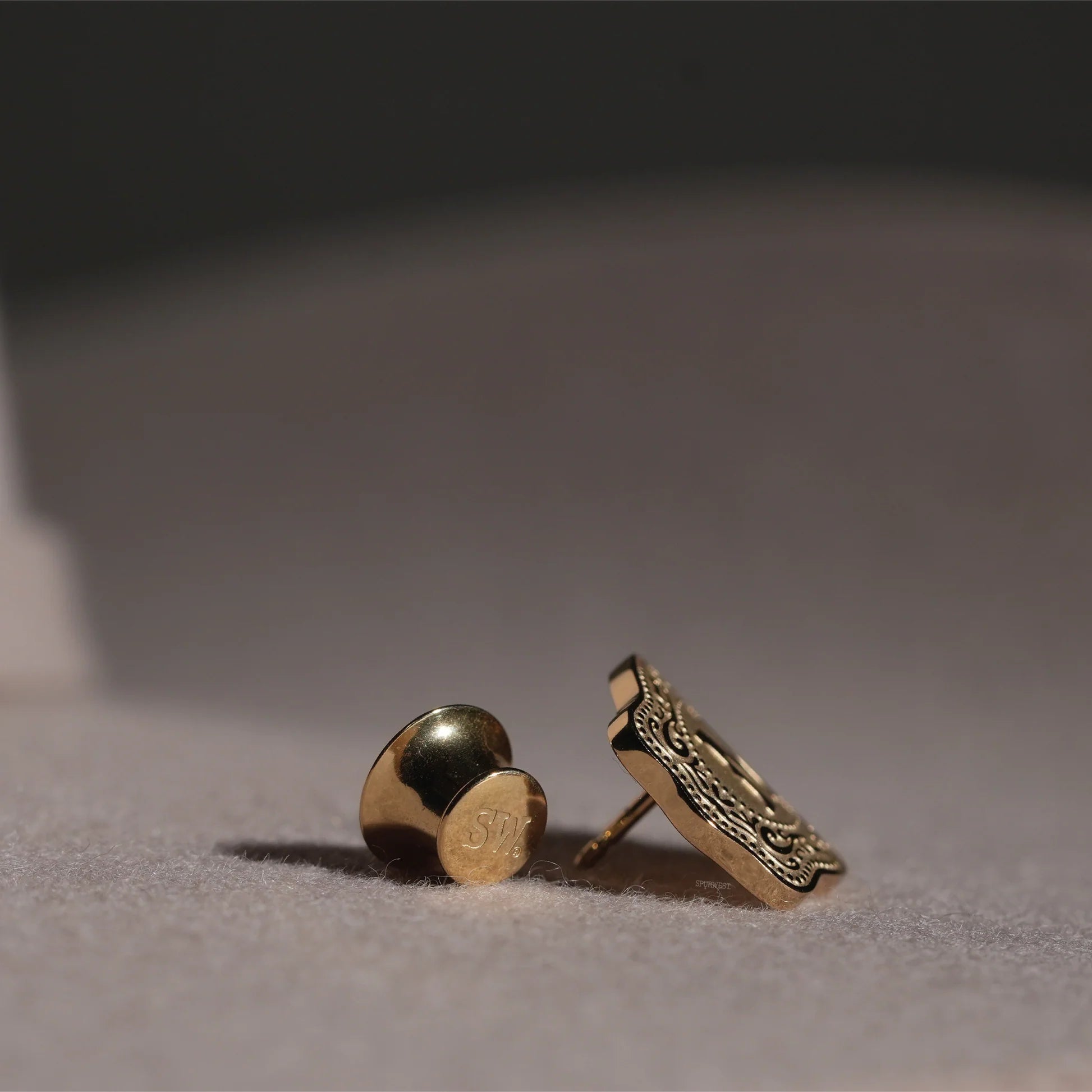 SpurWest Mini Belt Buckle Hatpin (Longhorn) - Gold