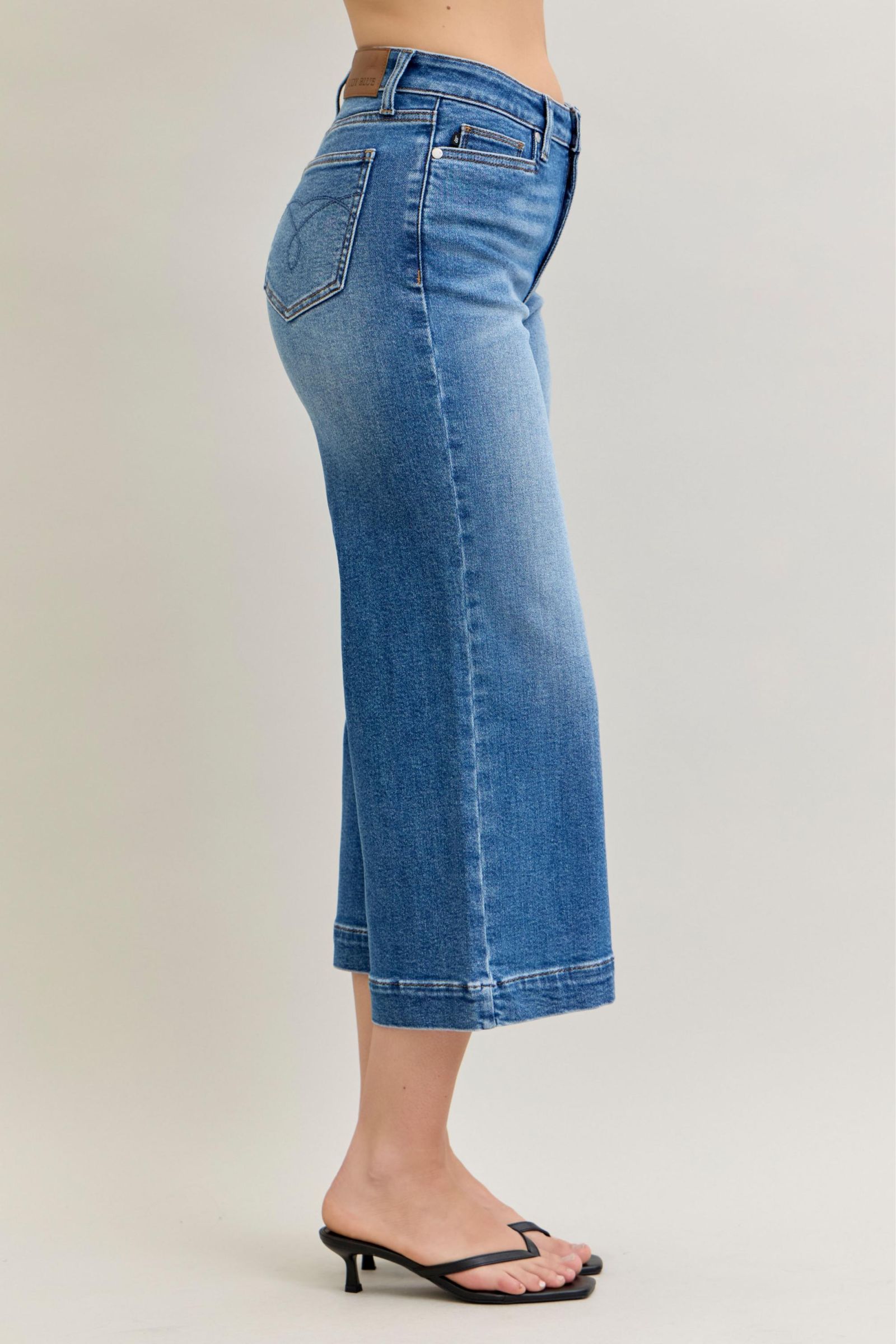 Judy Blue Mid Rise Wide Hem Crop Jeans