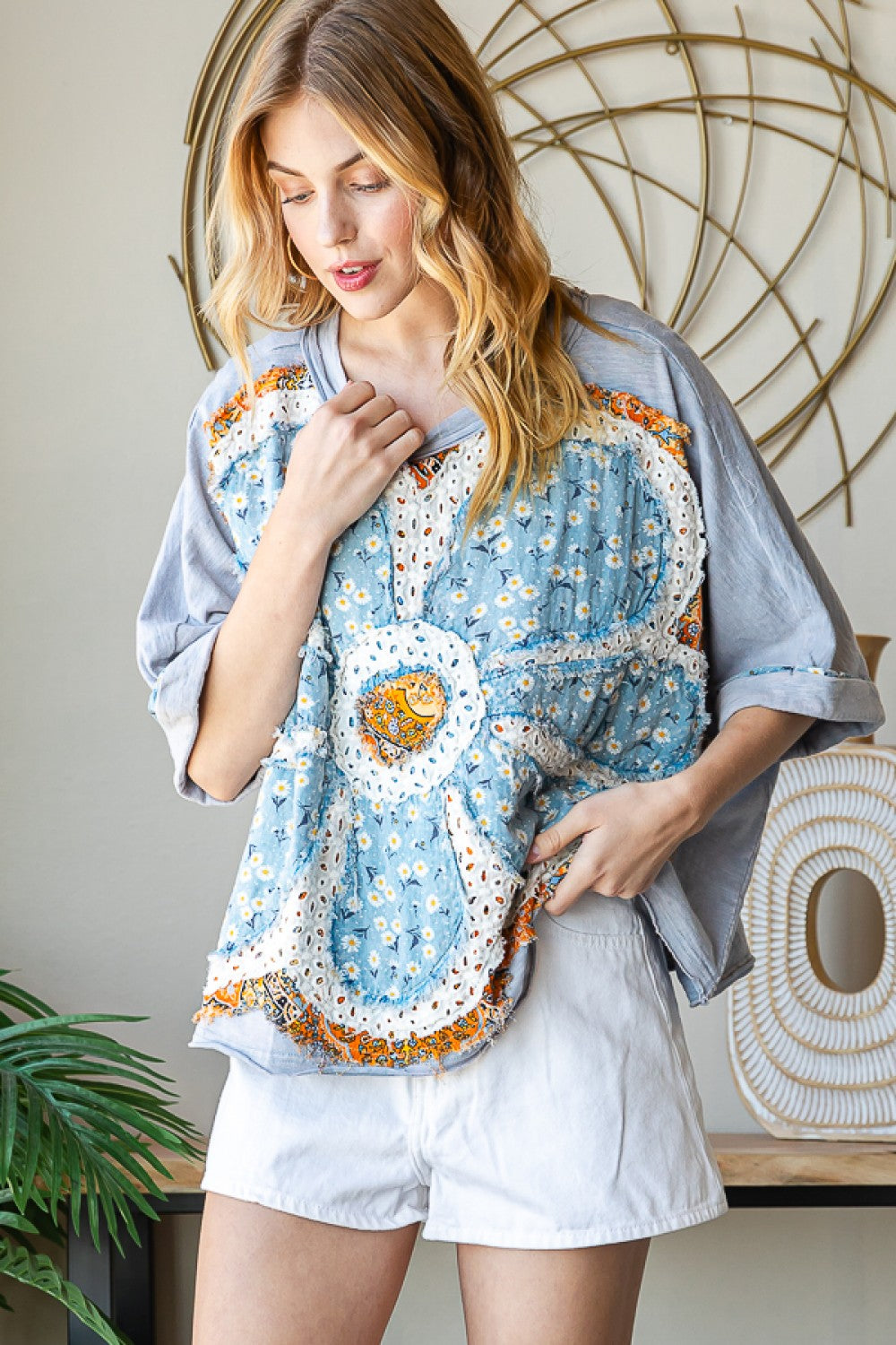 Washed Daisy Patch Front Top