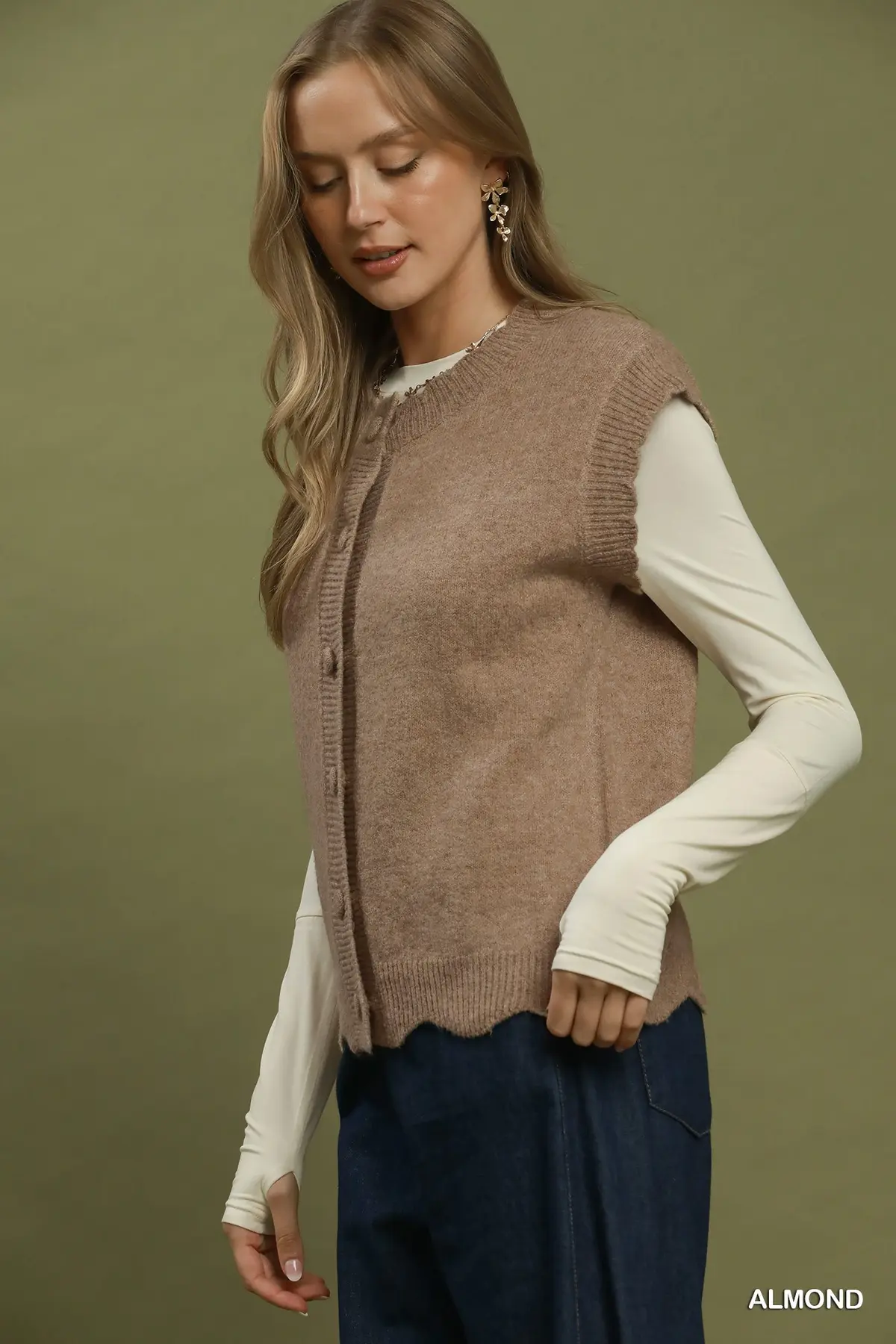 Almond Scallop Sweater Vest 🤎