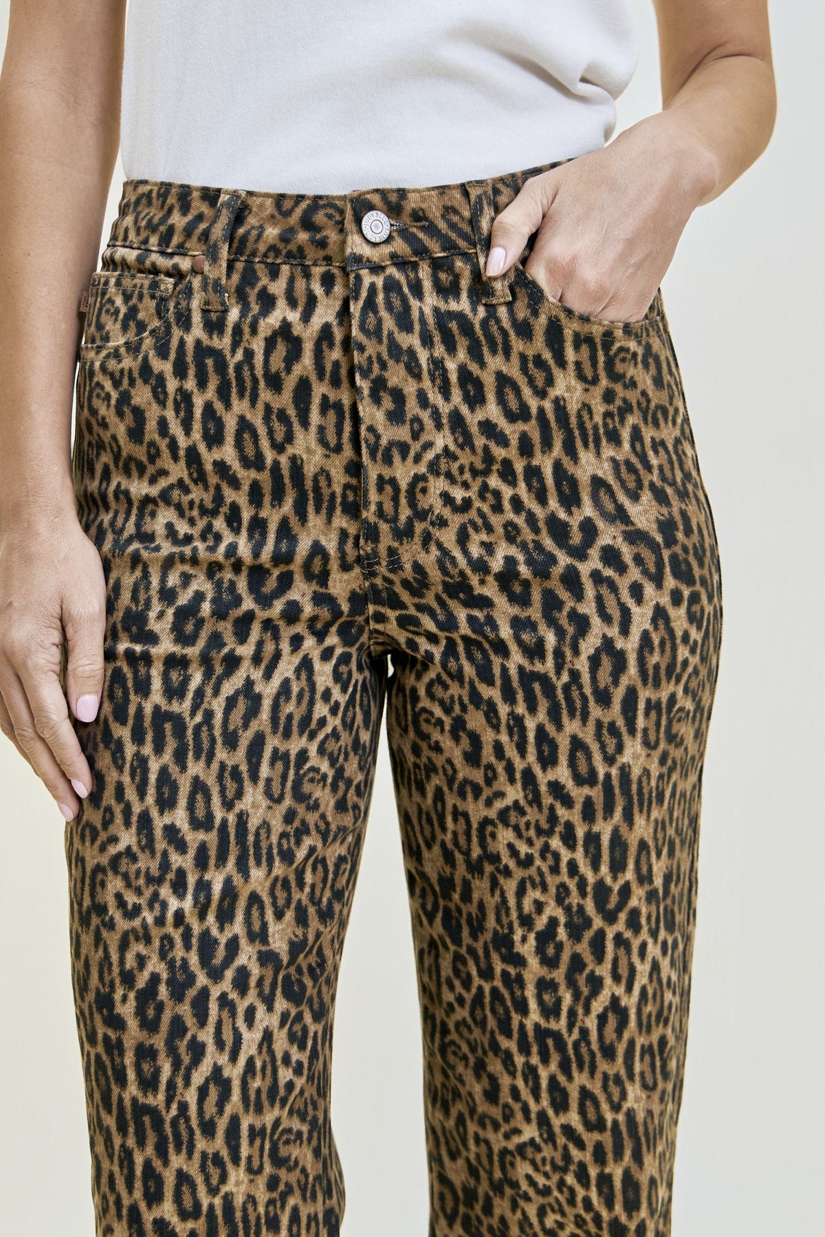 Judy Blue High Waist KIMBERLY Classic Straight Leopard Jeans