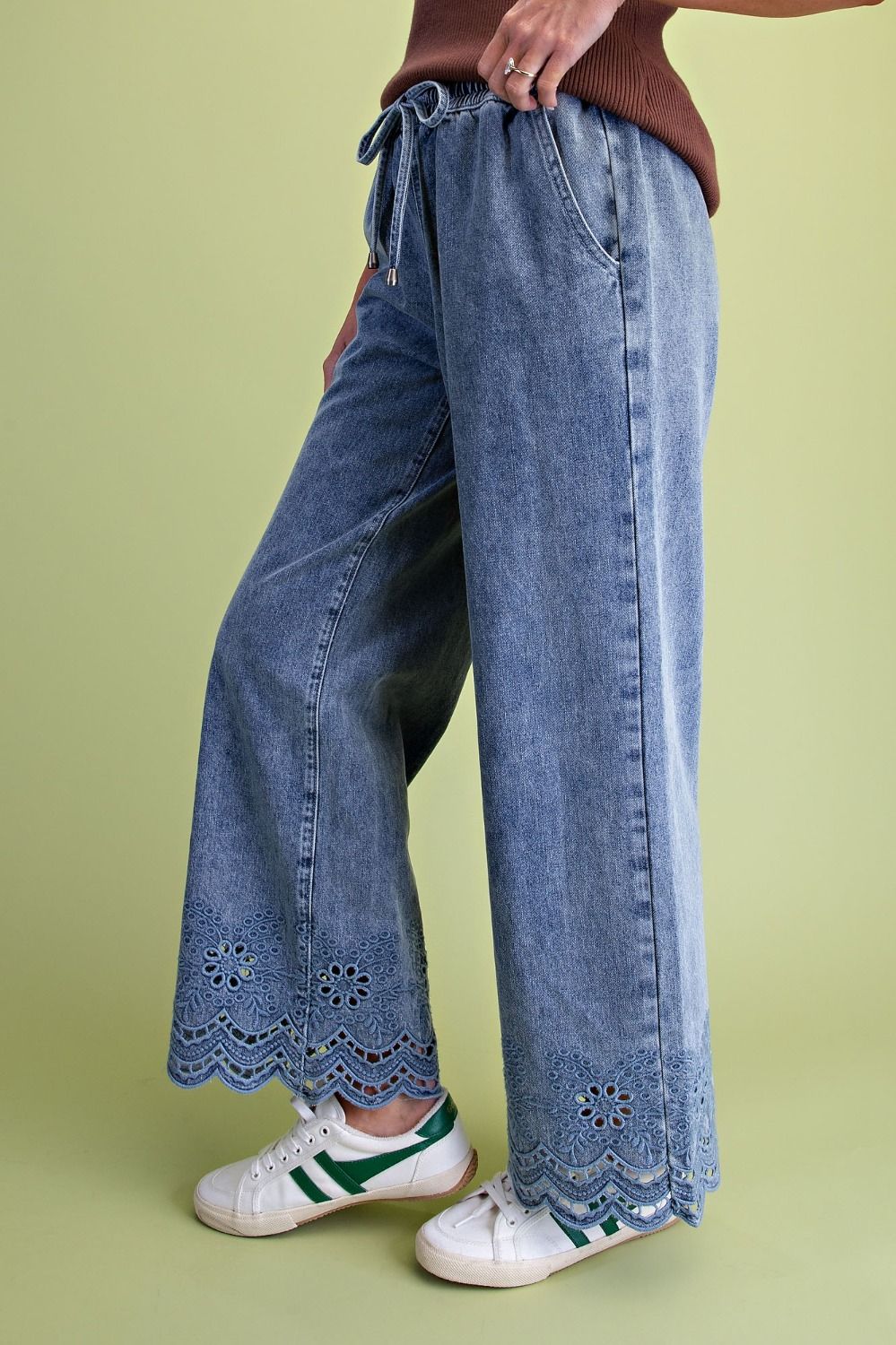 Eyelet Scallop Hem Wide Leg Jeans