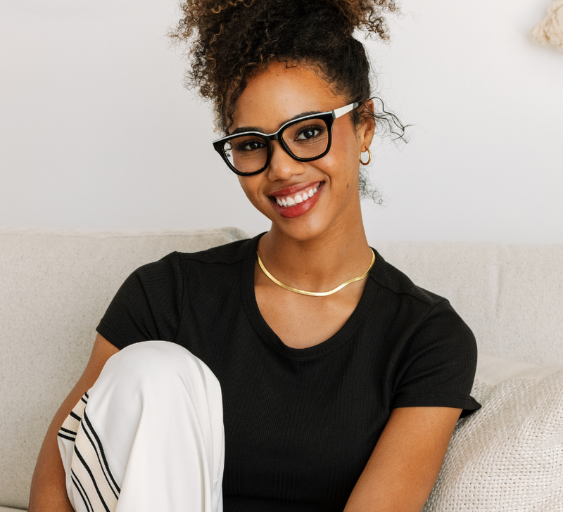 Le Fun Club Black/White Peepers Reading Glasses