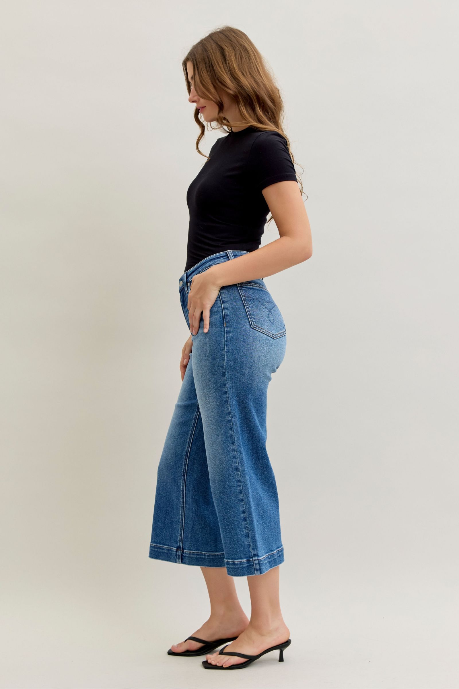 Judy Blue Mid Rise Wide Hem Crop Jeans