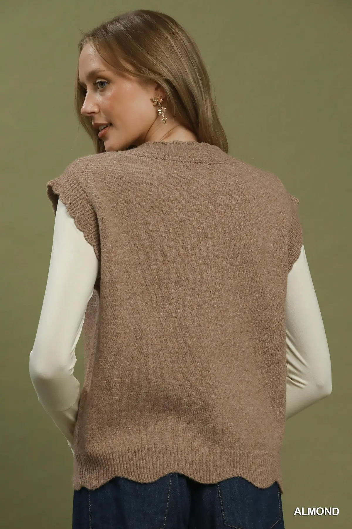 Almond Scallop Sweater Vest 🤎