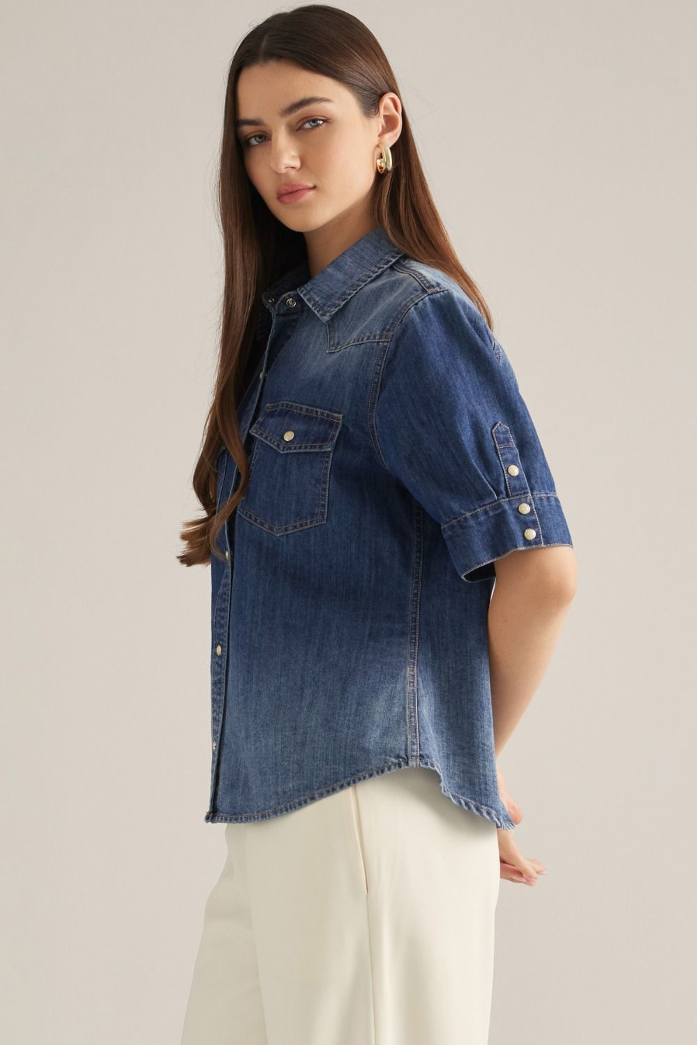 Classic Denim Short Sleeve Button-Up Top 💙
