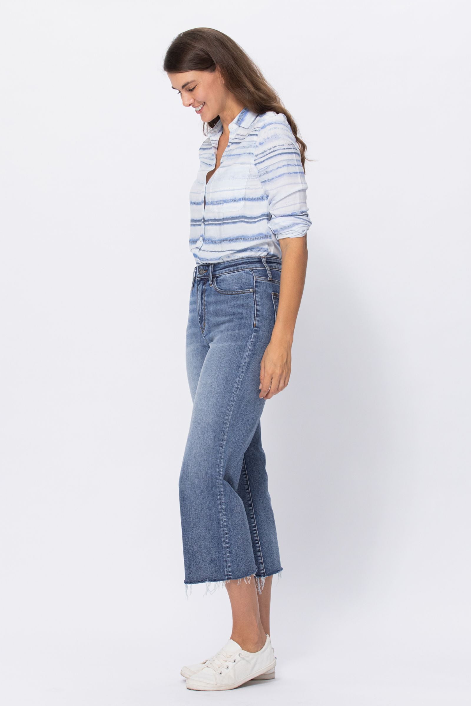 Hi-Waisted Wide Leg Raw Hem Jean