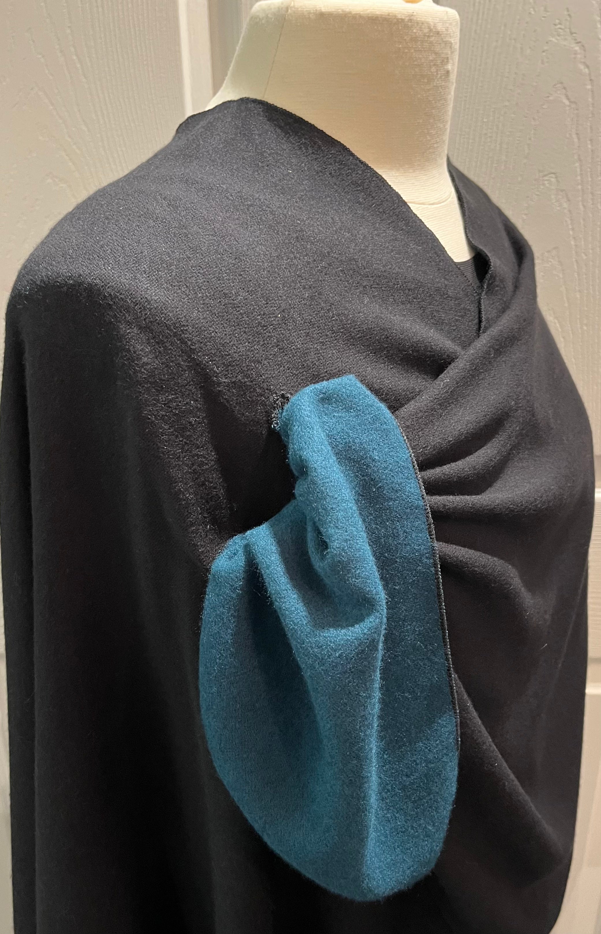 TEAL to BLACK Reversible Cashmere Shawl