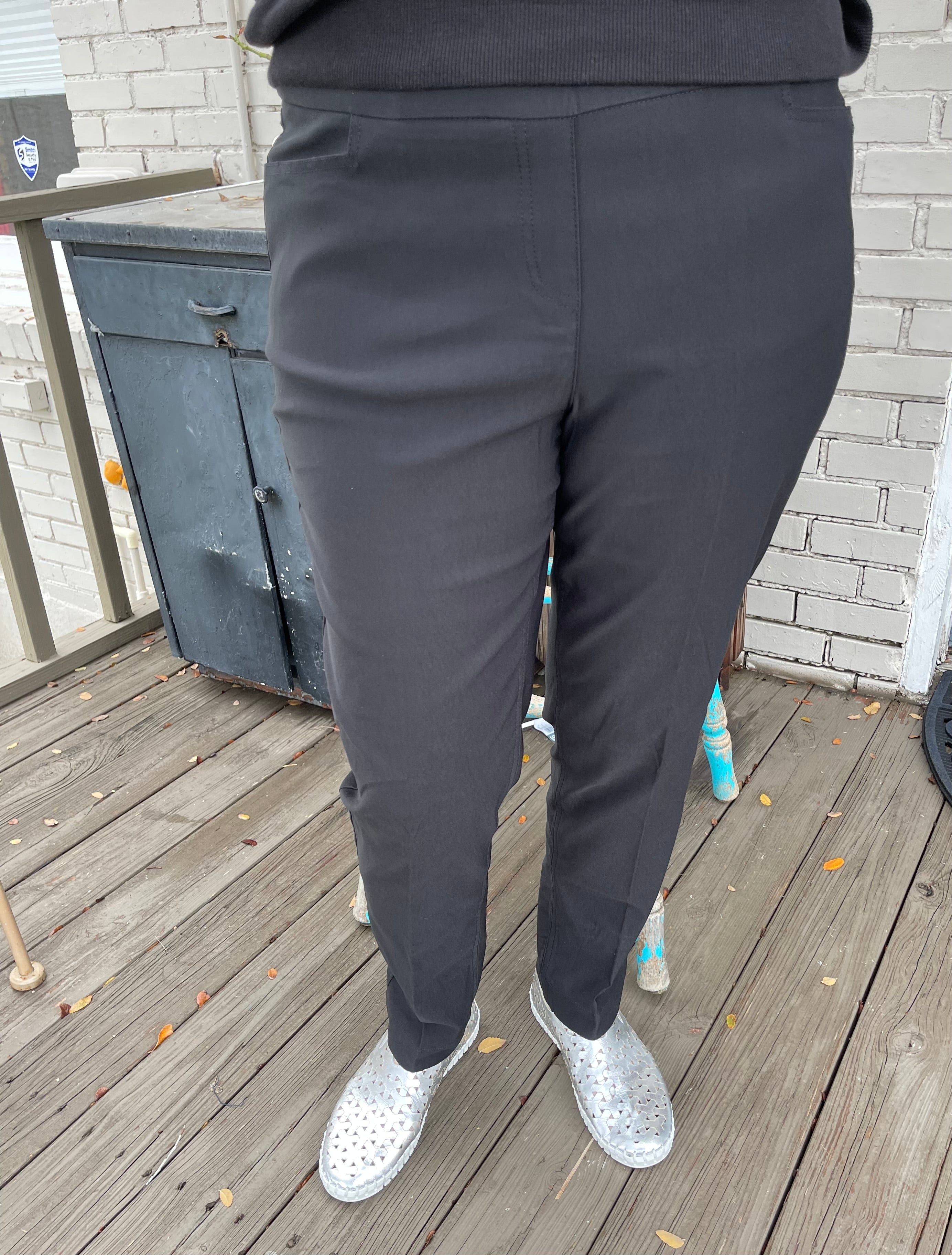 BLACK PULL-ON Ankle Pant w/ POCKETS